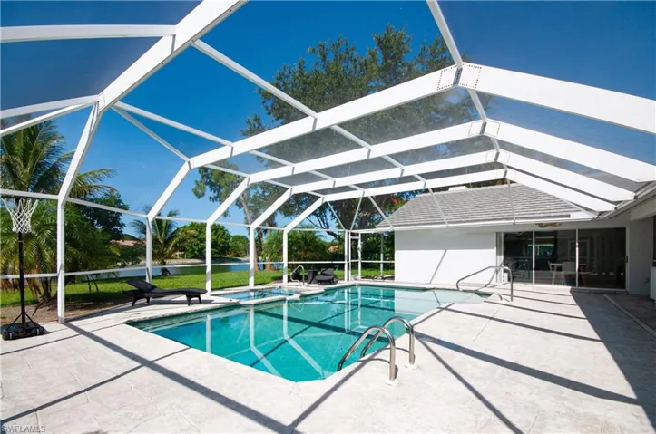 559 Henley Dr, Naples, Florida 34104