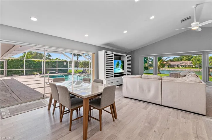 559 Henley Dr, Naples, Florida 34104