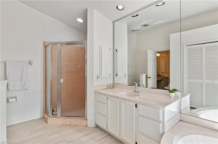 559 Henley Dr, Naples, Florida 34104