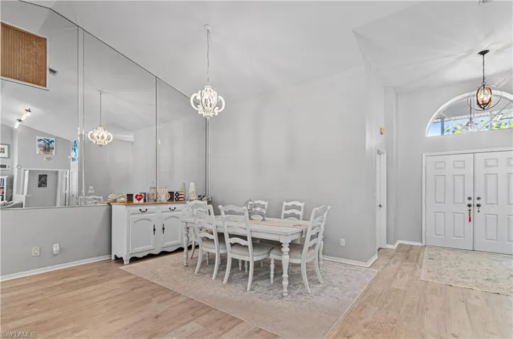559 Henley Dr, Naples, Florida 34104
