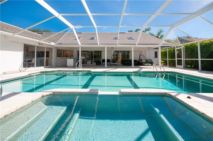 559 Henley Dr, Naples, Florida 34104