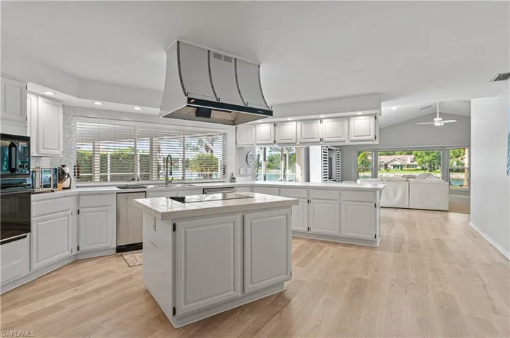 559 Henley Dr, Naples, Florida 34104