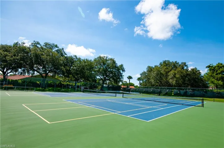 559 Henley Dr, Naples, Florida 34104