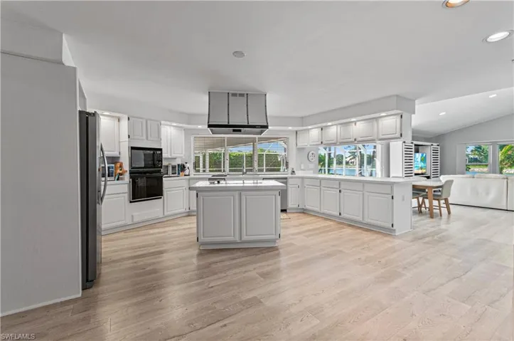 559 Henley Dr, Naples, Florida 34104