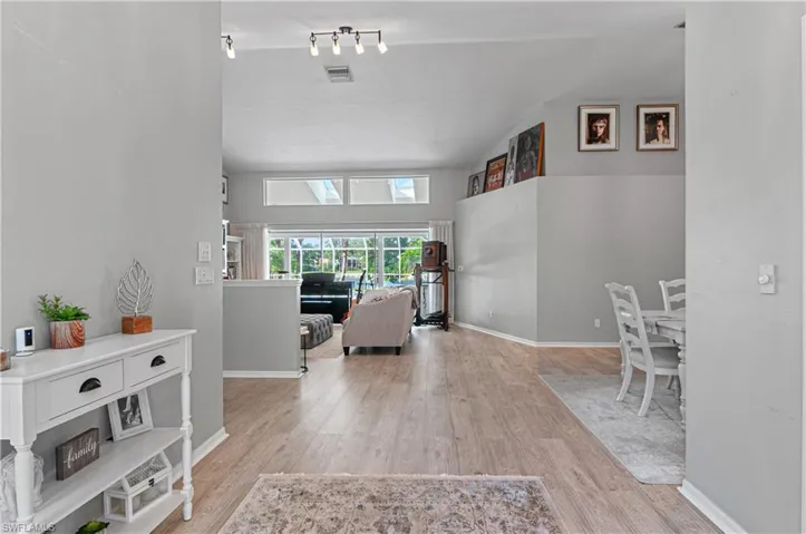 559 Henley Dr, Naples, Florida 34104