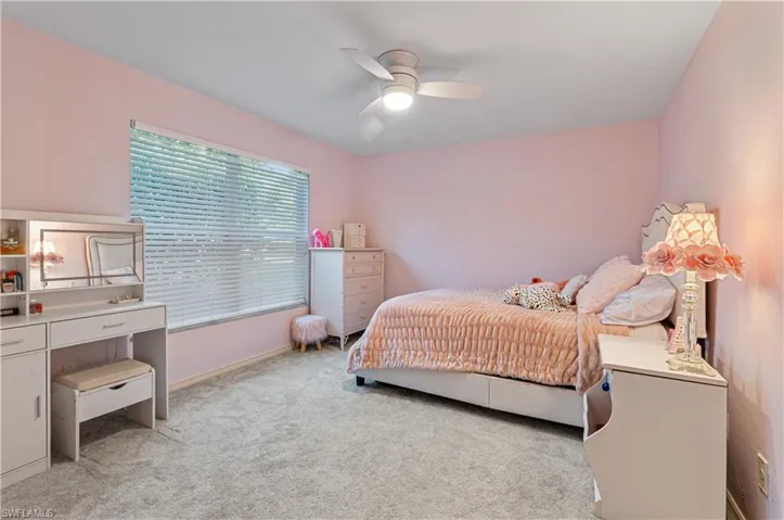 559 Henley Dr, Naples, Florida 34104