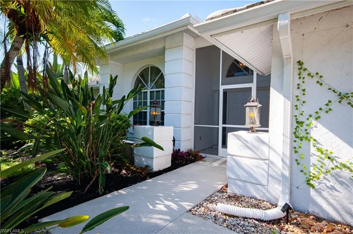 559 Henley Dr, Naples, Florida 34104