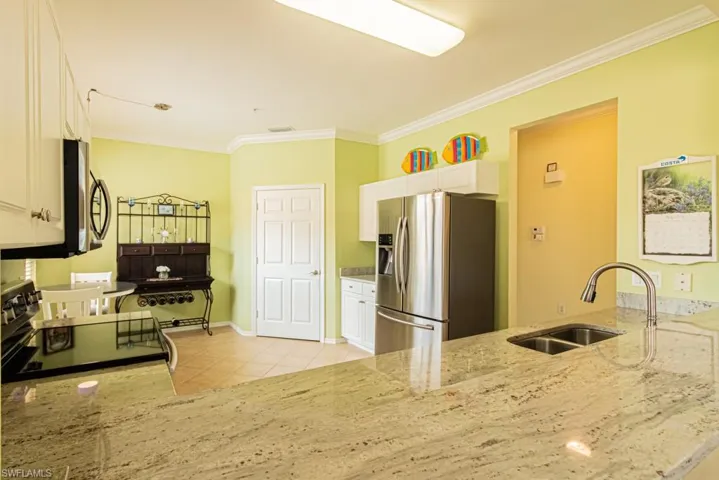 3977 Bishopwood Ct E 206, Naples, Florida 34114