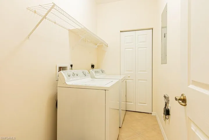 3977 Bishopwood Ct E 206, Naples, Florida 34114