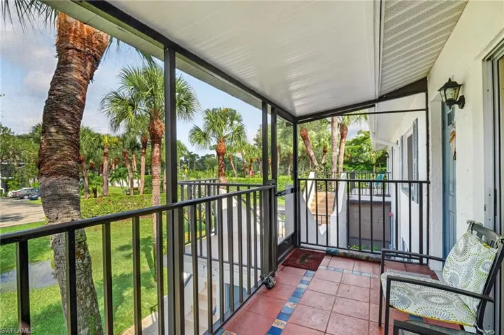 Front screened lanai