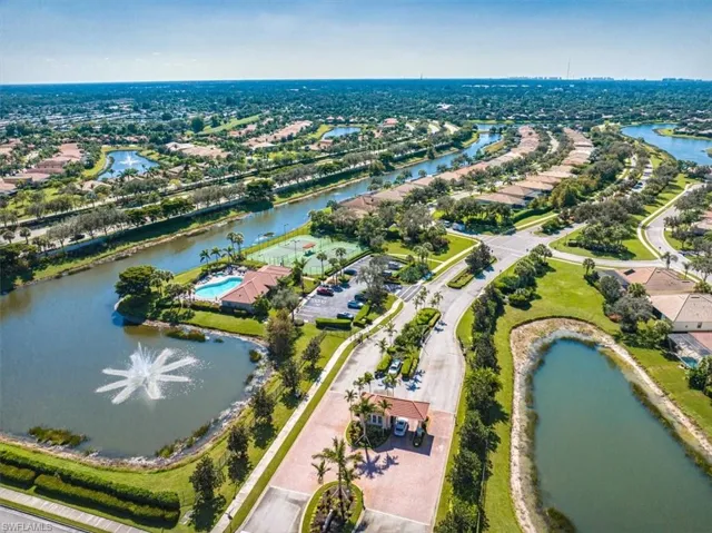 Main entry and Hawthorne community lakes.