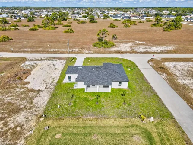 Aerial view of property and surrounding area