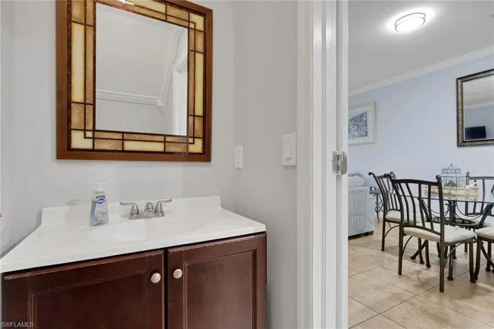 1289 Oxford Ln 228, Naples, Florida 34105