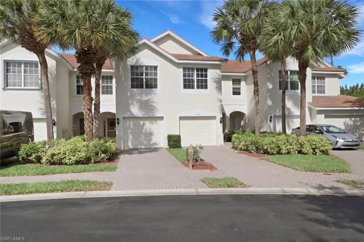 1289 Oxford Ln 228, Naples, Florida 34105