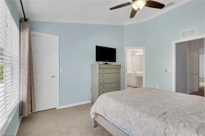 1289 Oxford Ln 228, Naples, Florida 34105