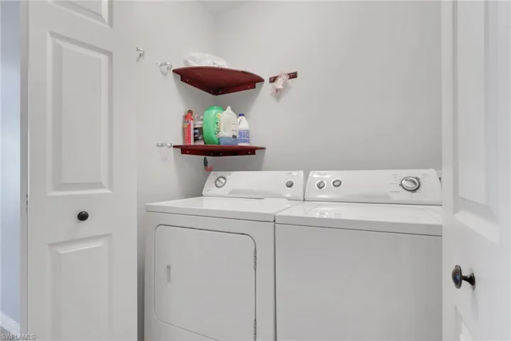 1289 Oxford Ln 228, Naples, Florida 34105