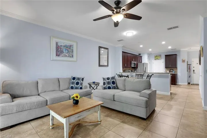 1289 Oxford Ln 228, Naples, Florida 34105