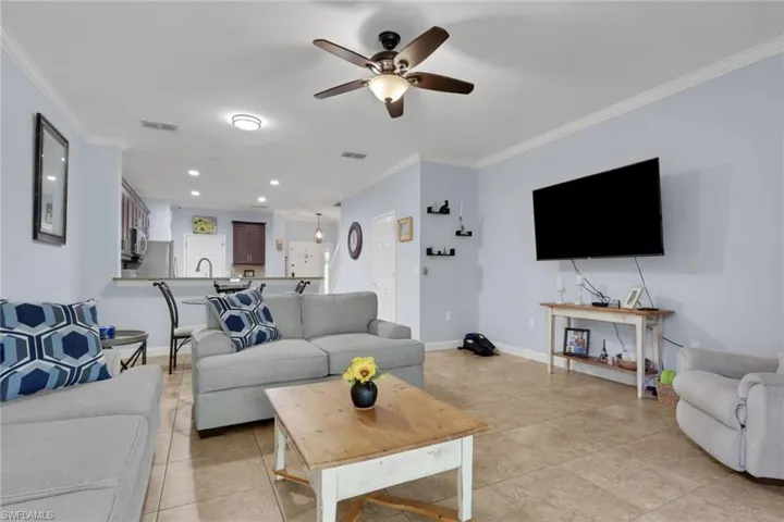 1289 Oxford Ln 228, Naples, Florida 34105