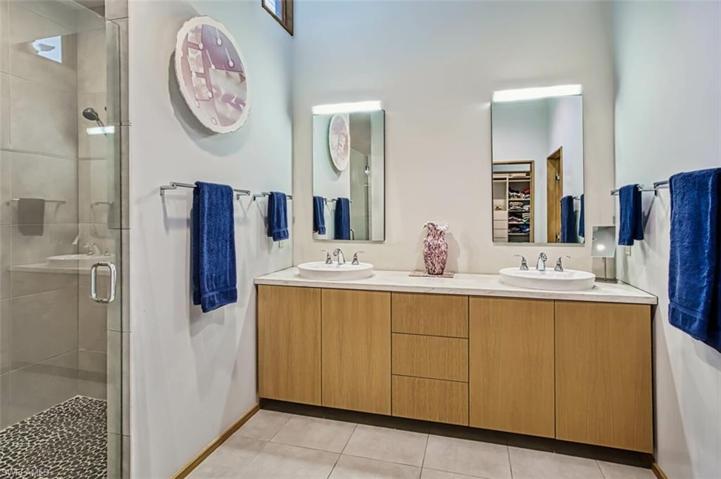 Primary_bathroom_double_vanities
