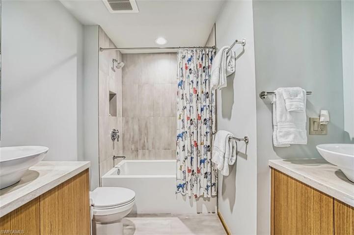 Guest_bedroom_double_vanities_