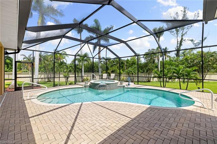 Pool Patio/Pool & Spa