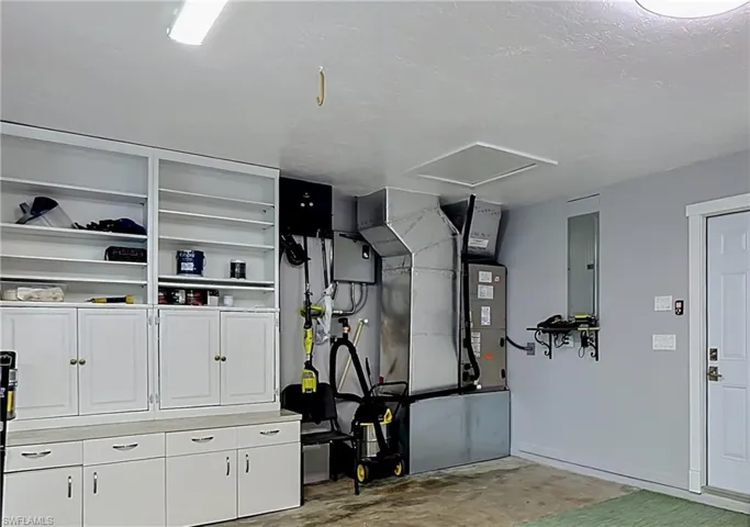 6284 Scott Ln, Fort Myers, Florida 33966