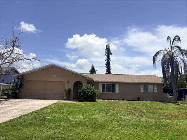 3709 Sw 1st Pl, Cape Coral, Florida 33914