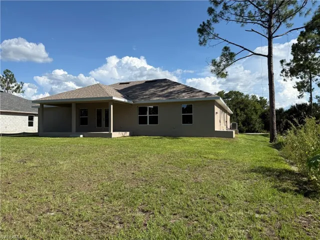 500 Windermere Dr, Lehigh Acres, Florida 33972