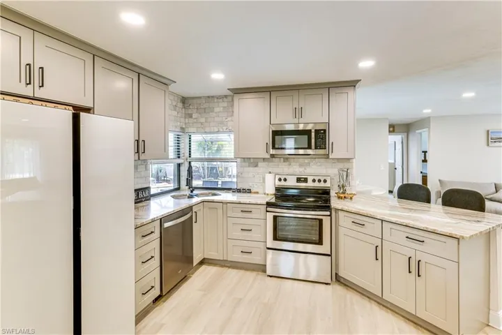 6030 Perthshire Ln, Fort Myers, Florida 33908