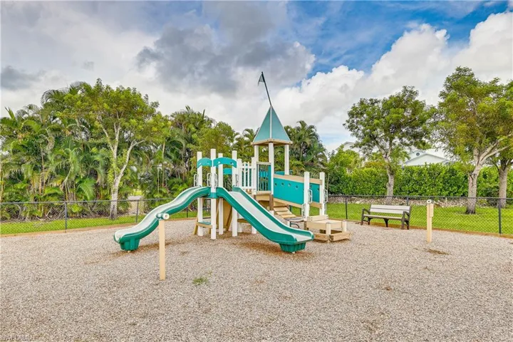 6030 Perthshire Ln, Fort Myers, Florida 33908
