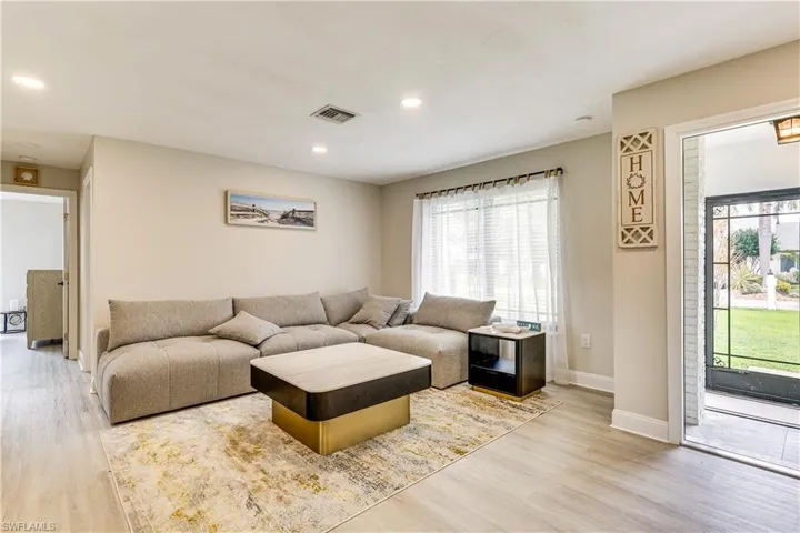 6030 Perthshire Ln, Fort Myers, Florida 33908