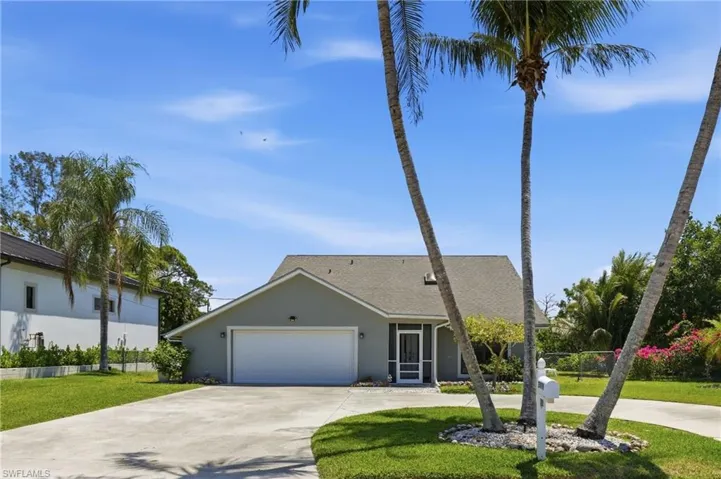 27099 Holly Ln, Bonita Springs, Florida 34135