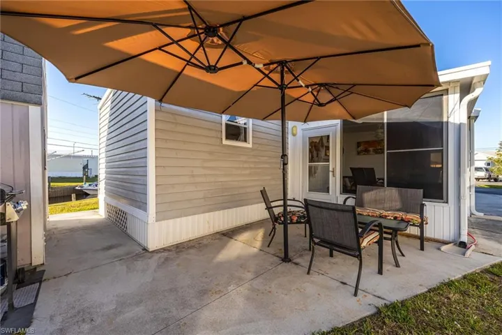 View of patio / terrace with outdoor dining space