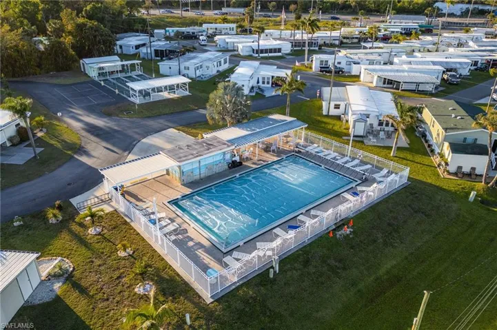 Birds eye view of property