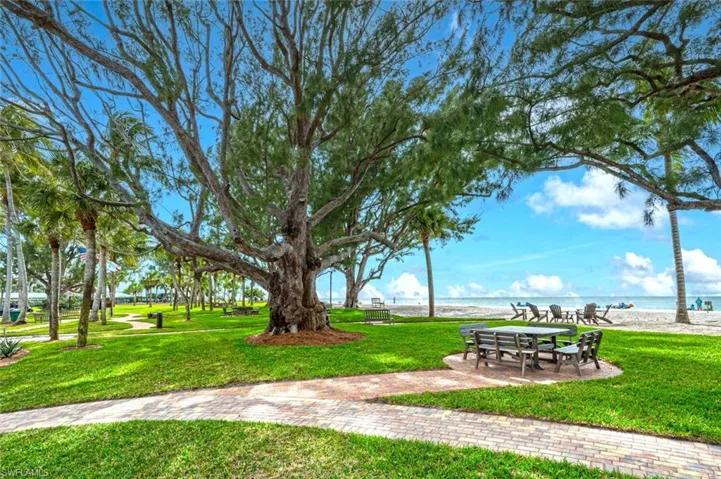 Moorings Park-beach and picnic areas.