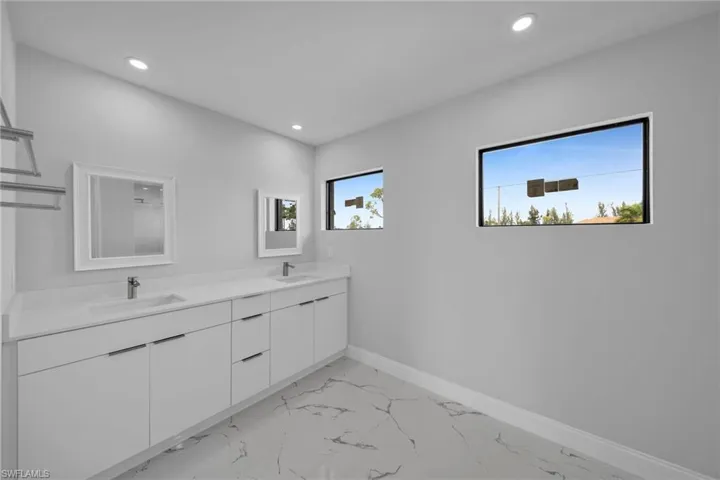 2926 NW 26th  TER, Cape Coral, FL 33993