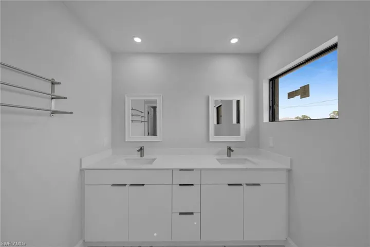 2926 NW 26th  TER, Cape Coral, FL 33993