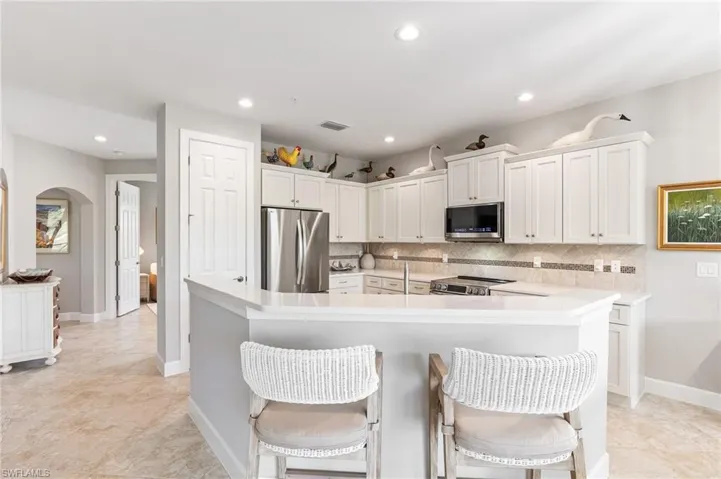 10261  Glastonbury  CIR, Fort Myers, FL 33913