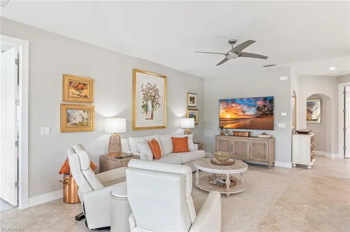 10261  Glastonbury  CIR, Fort Myers, FL 33913