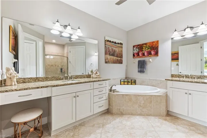 10261  Glastonbury  CIR, Fort Myers, FL 33913