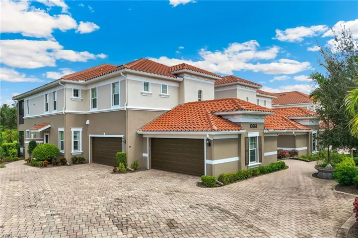 10261  Glastonbury  CIR, Fort Myers, FL 33913