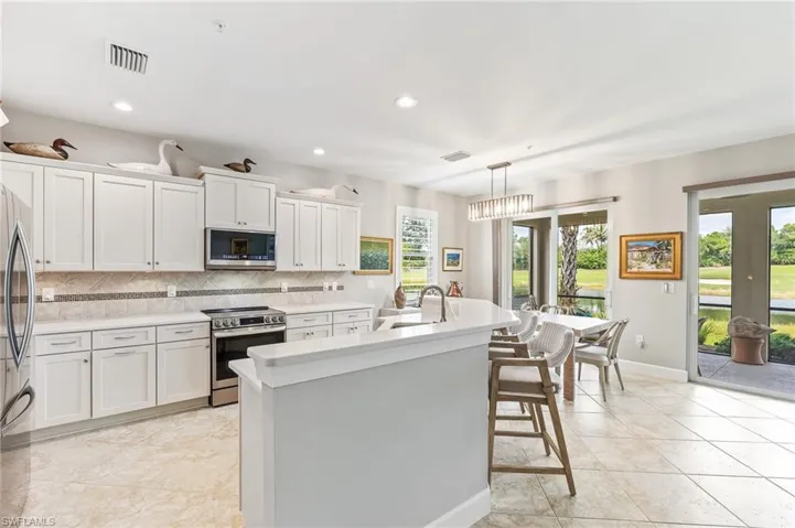 10261  Glastonbury  CIR, Fort Myers, FL 33913