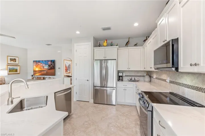 10261  Glastonbury  CIR, Fort Myers, FL 33913