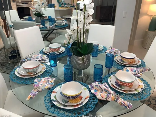 Eating spaceCustom dishwater to match each room!