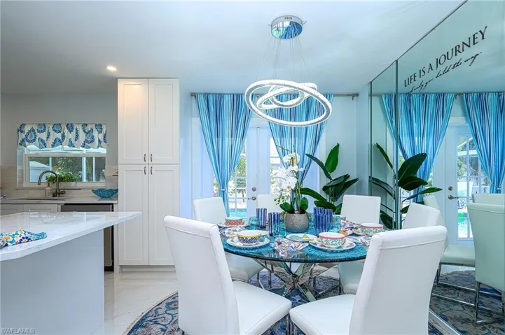 Large eating space with 3 person bar for extra eating space!