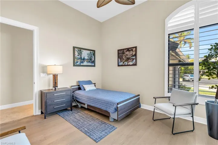 Guest Bedroom w/ En Suite