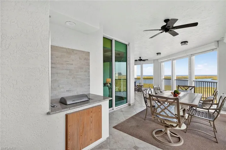 Lanai Grilling Station & Dining Area