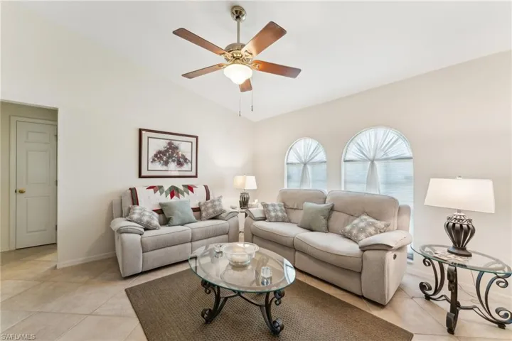 914 Sw 3rd Ave, Cape Coral, Florida 33991