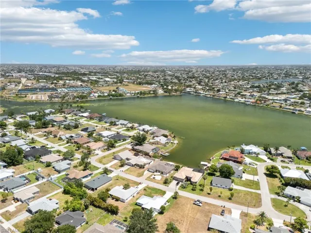 914 Sw 3rd Ave, Cape Coral, Florida 33991