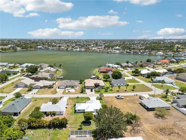 914 Sw 3rd Ave, Cape Coral, Florida 33991